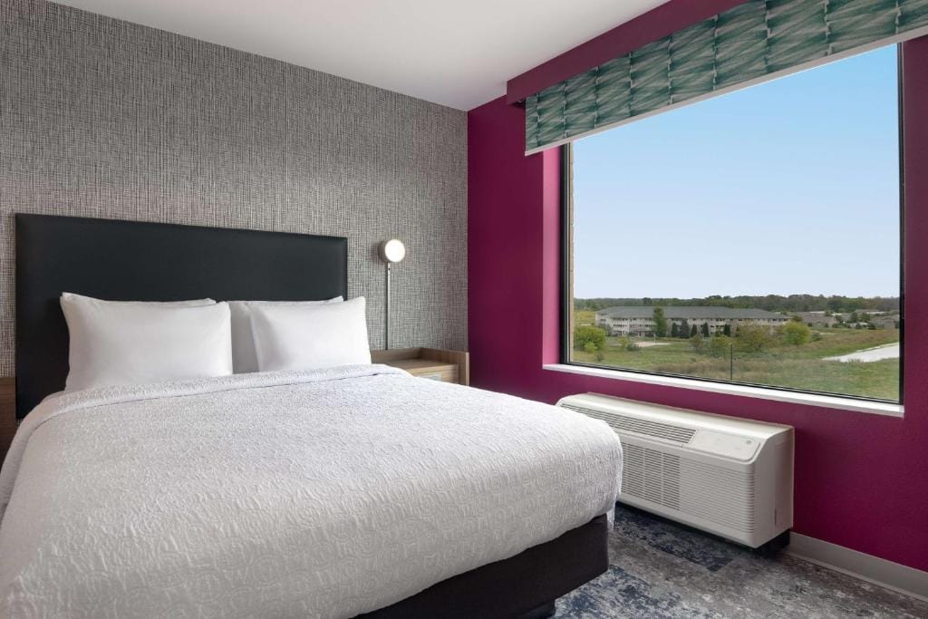 Home2 Suites By Hilton Sheboygan — 2