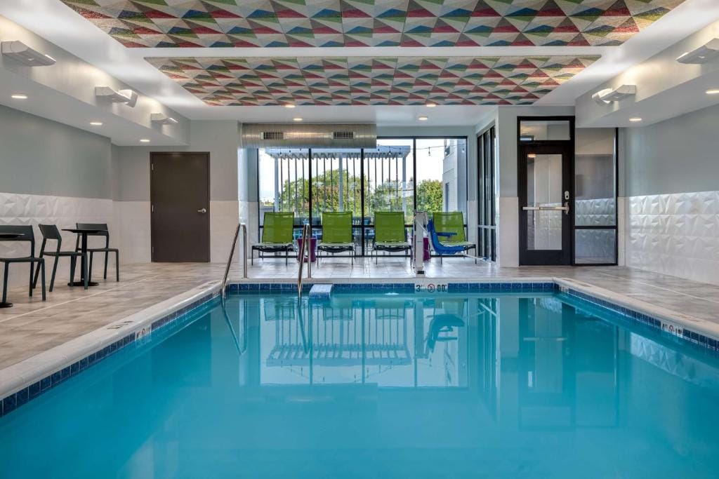 Home2 Suites By Hilton Sheboygan — 4