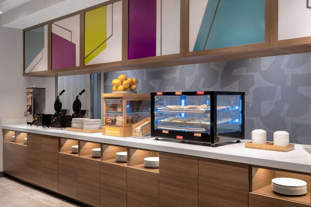 Home2 Suites By Hilton Sheboygan — 5