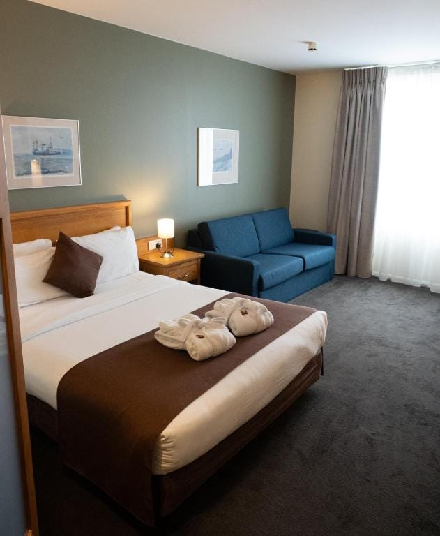 Future Inn Cardiff Bay — 4