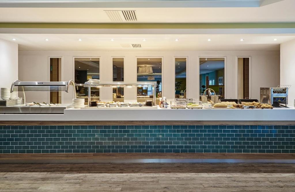 Holiday Inn Cardiff North M4 Jct 32 by IHG — 5