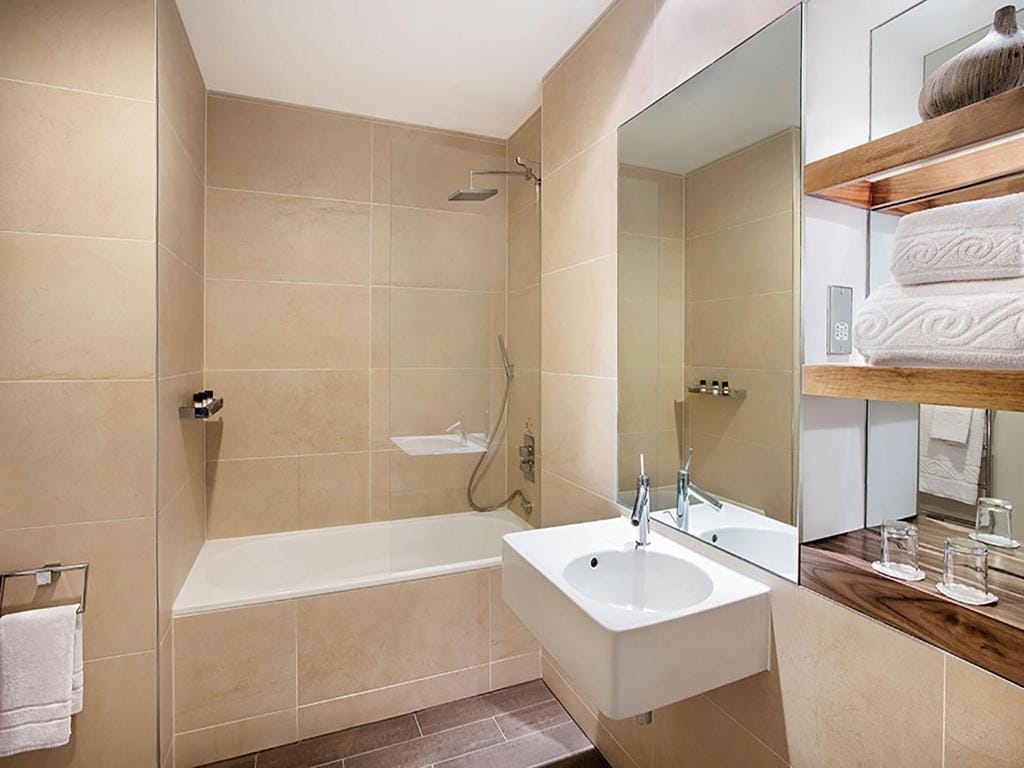 Leonardo Hotel Cardiff — 3