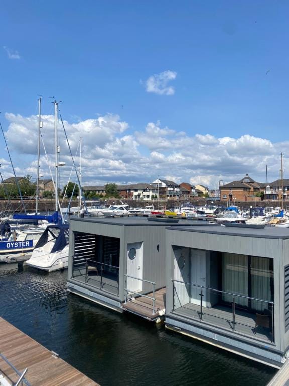 Rooms at Penarth Marina — 5