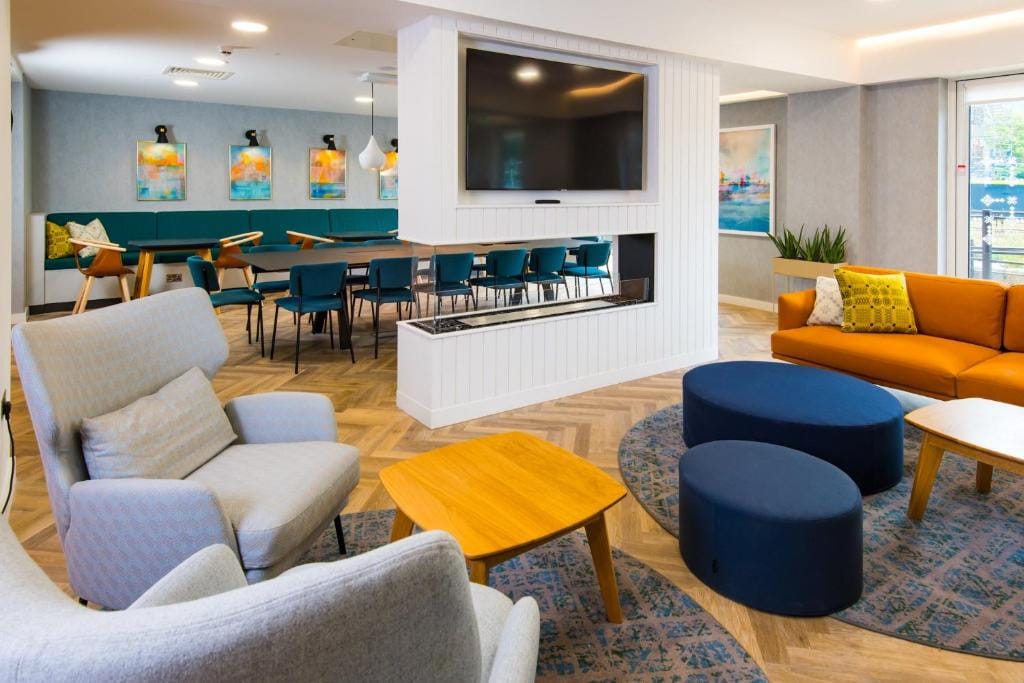 Staybridge Suites - Cardiff by IHG — 3