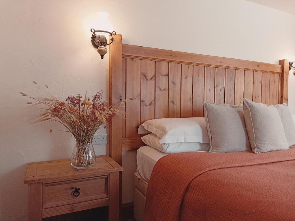 The Gwaelod y Garth Inn — 2