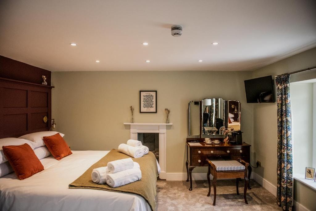 The Heathcock Boutique Hotel - Room 2 — 1