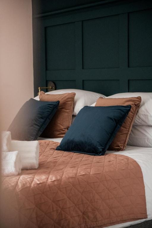 The Heathcock Boutique Hotel - Room 3 — 2