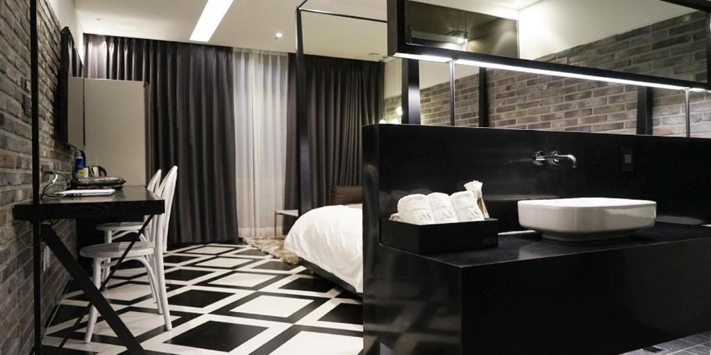 Astro Hotel — 3