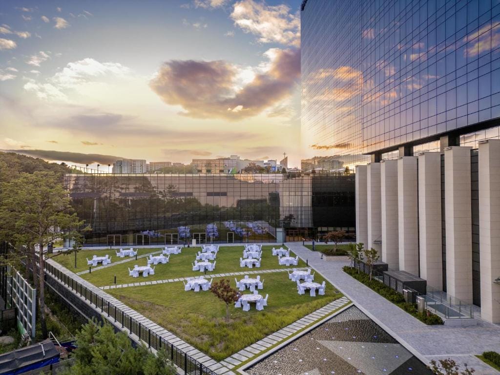 DoubleTree By Hilton Seoul Pangyo Residences — 1