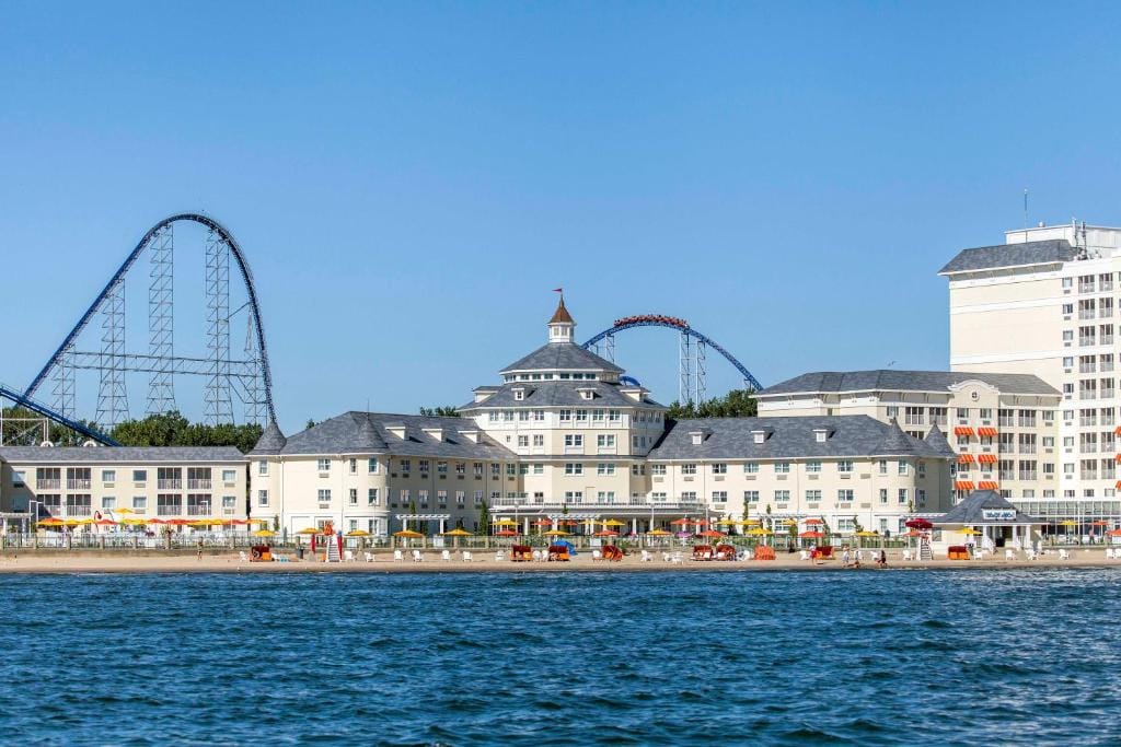 Cedar Point Hotel Breakers — 1