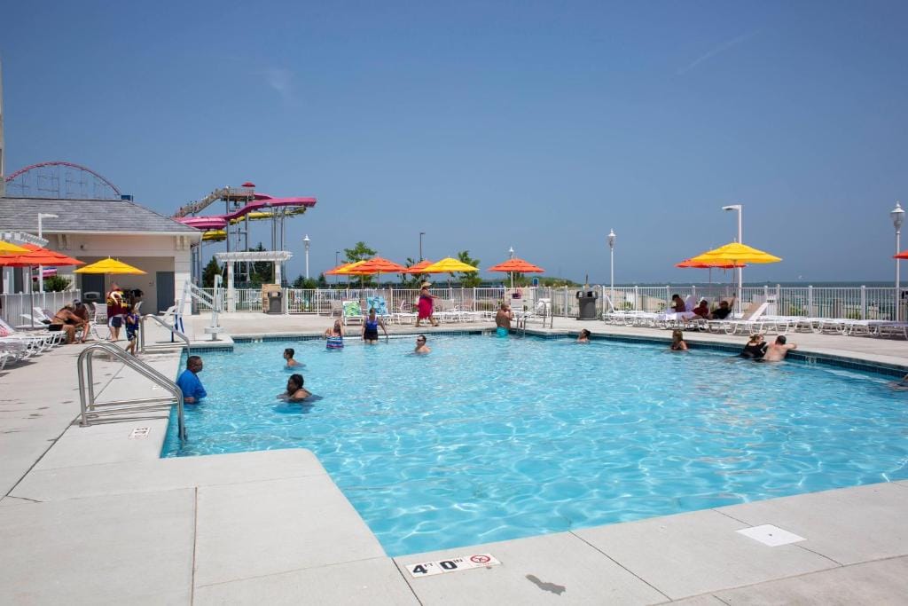 Cedar Point Hotel Breakers — 4