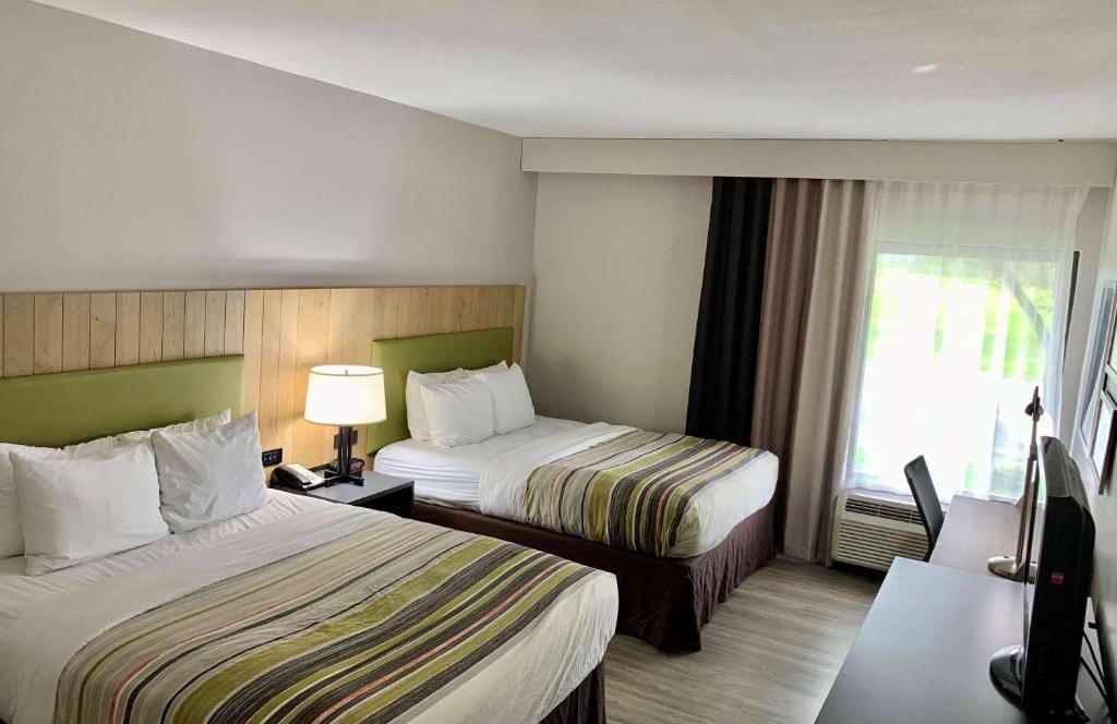 Country Inn & Suites by Radisson, Sandusky South, OH — 1