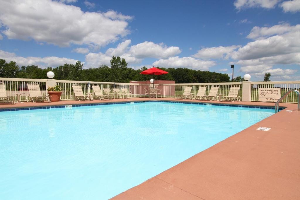 Country Inn & Suites by Radisson, Sandusky South, OH — 3