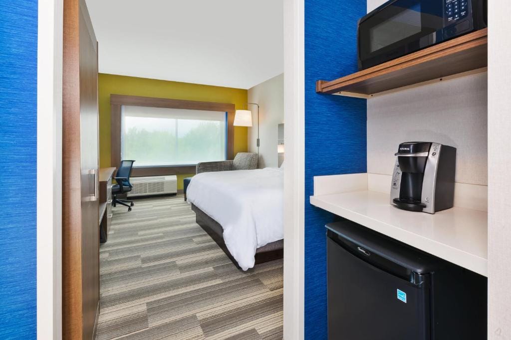 Holiday Inn Express & Suites - Milan - Sandusky Area by IHG — 2
