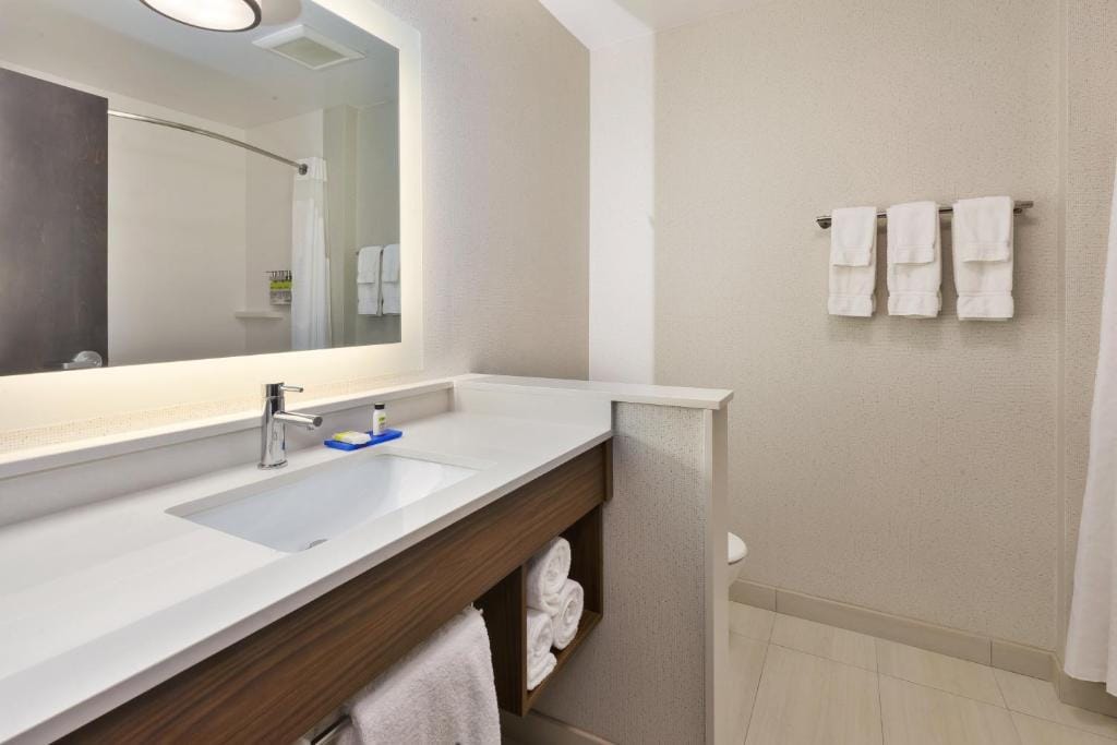 Holiday Inn Express & Suites - Milan - Sandusky Area by IHG — 3