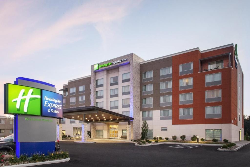 Holiday Inn Express & Suites Sandusky by IHG — 1