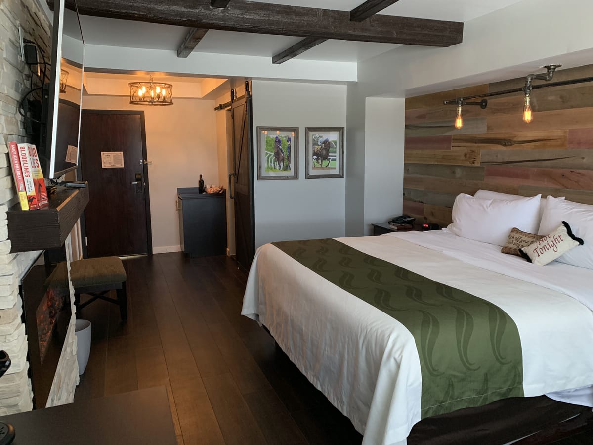 Cedar Stables Inn and Suites — 1