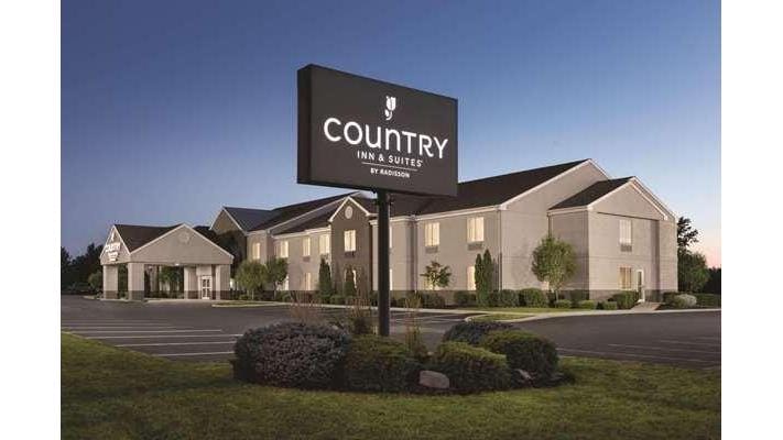 Country Inn & Suites by Radisson, Port Clinton, OH — 1