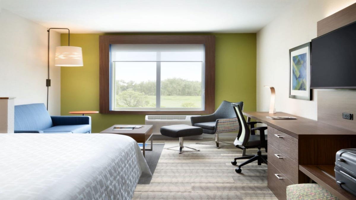Holiday Inn Express & Suites Milan – Sandusky Area by IHG — 3