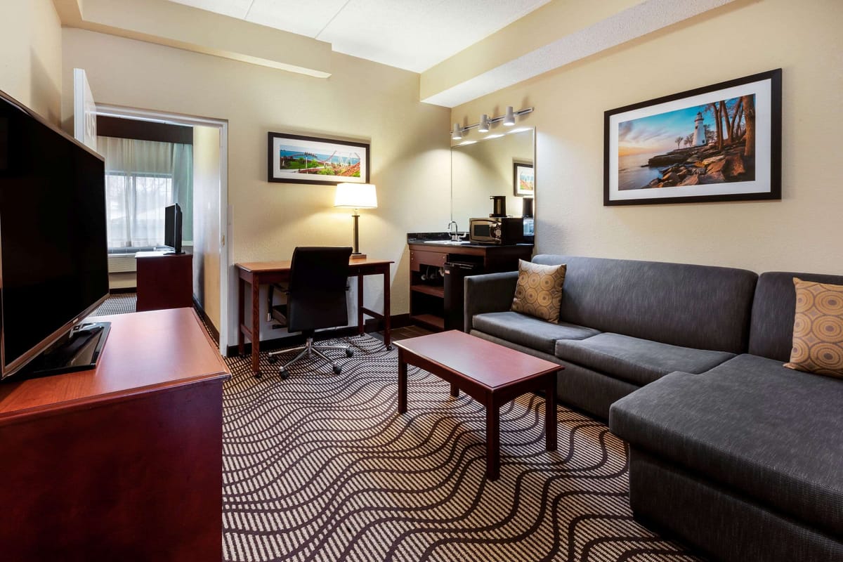 La Quinta Inn by Wyndham Sandusky near Cedar Point — 2