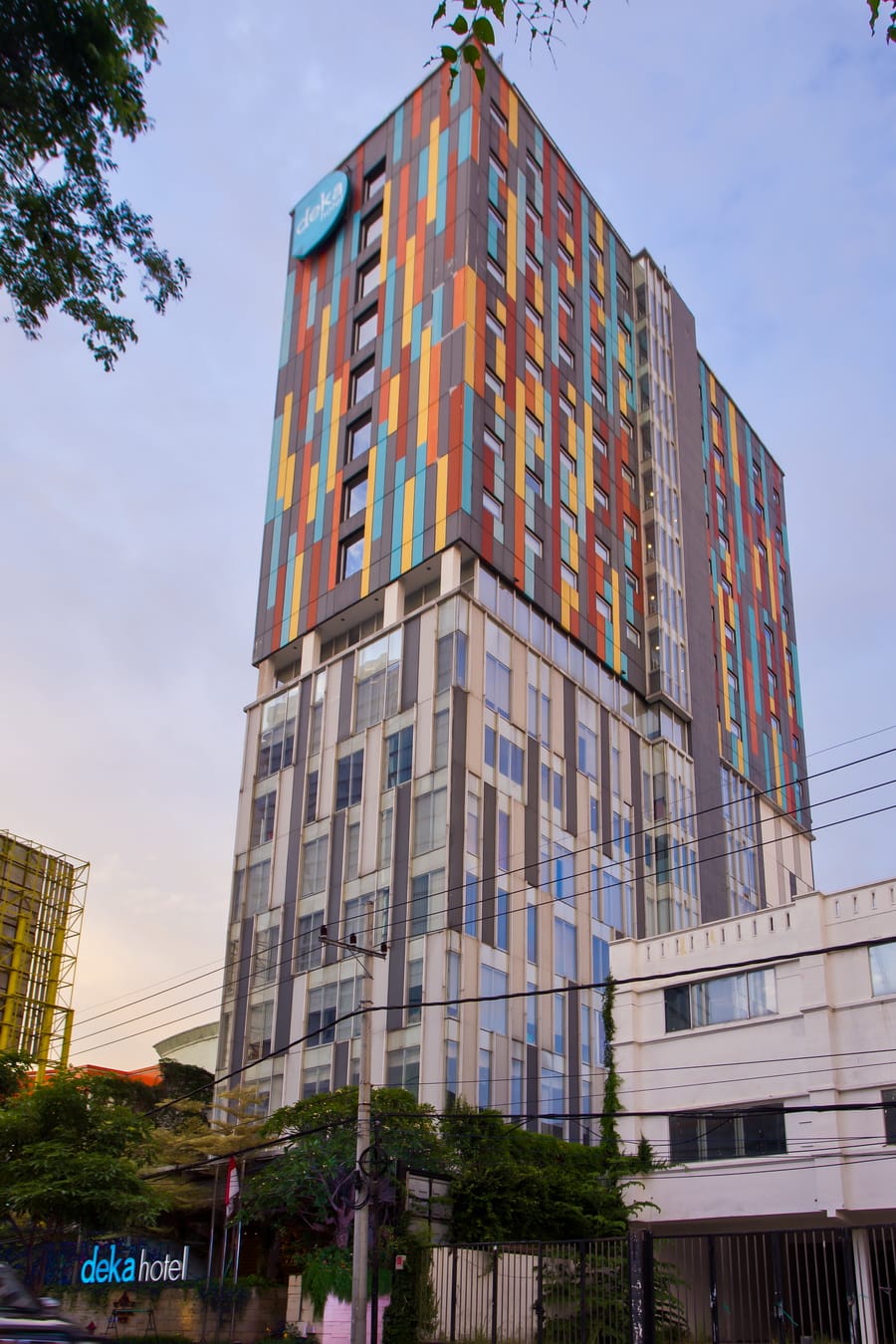 DEKA HOTEL SURABAYA HR MUHAMMAD — 4