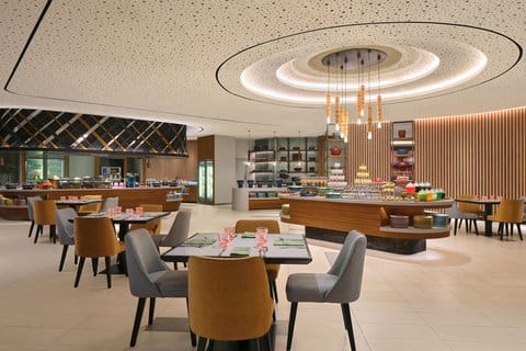 Four Points by Sheraton Surabaya, Pakuwon Indah — 2