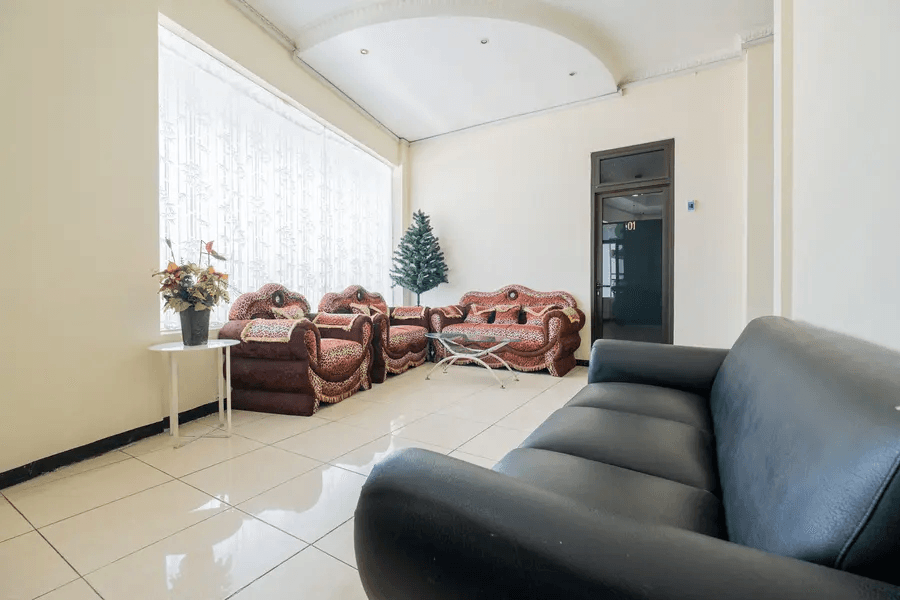 RedDoorz Plus @ Grace Residence Surabaya — 5