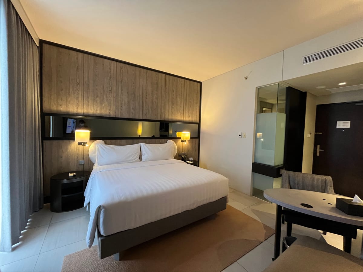 Whiz Luxe Hotel Spazio Surabaya — 2