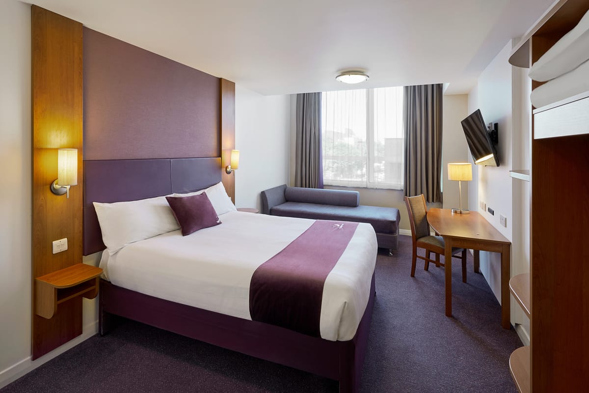 Premier Inn Camberley hotel — 3