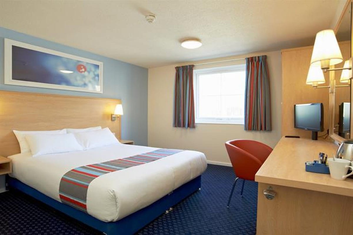 Travelodge Camberley Central — 4