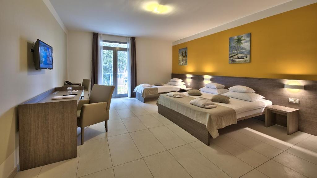 Crvena Luka Resort — 3