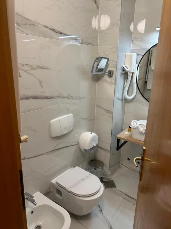 HOTEL MEDUZA — 3