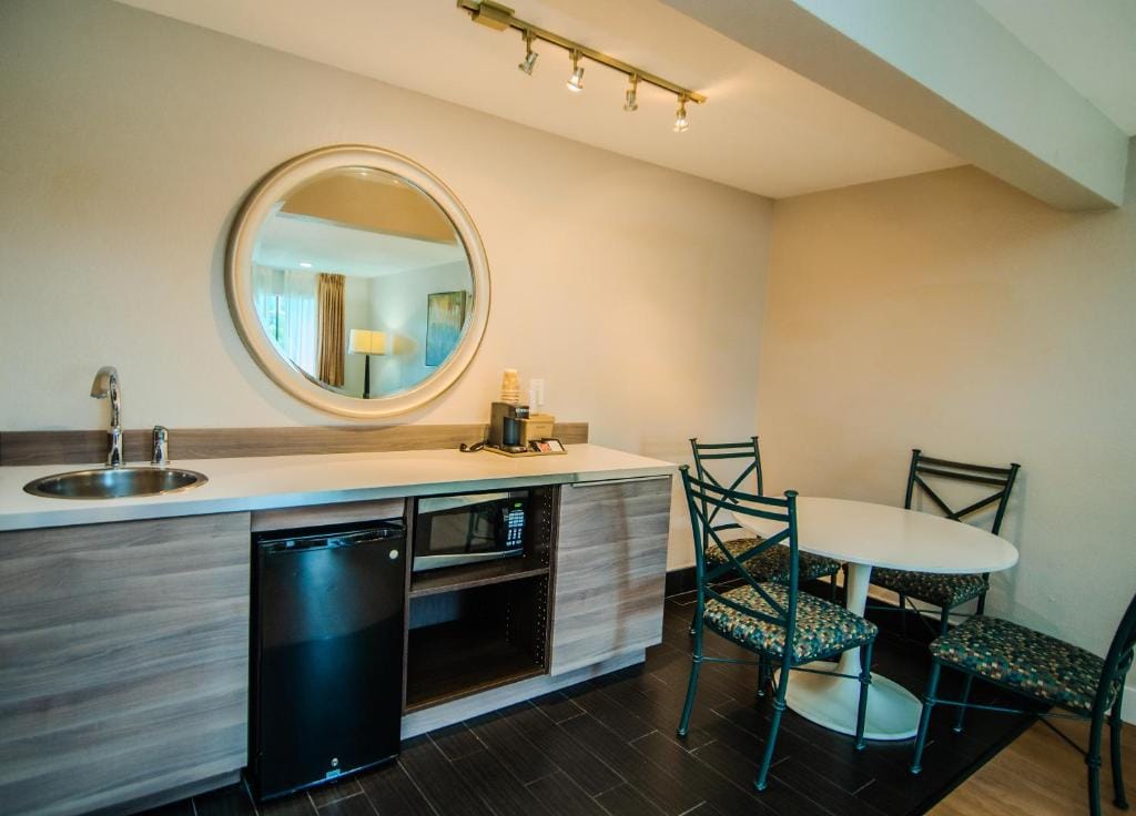 Quality Inn & Suites By the Parks — 3