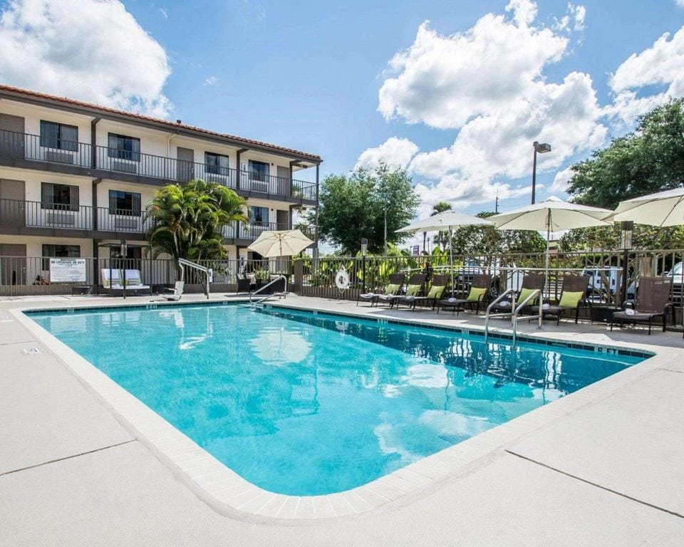 Quality Inn & Suites By the Parks — 4
