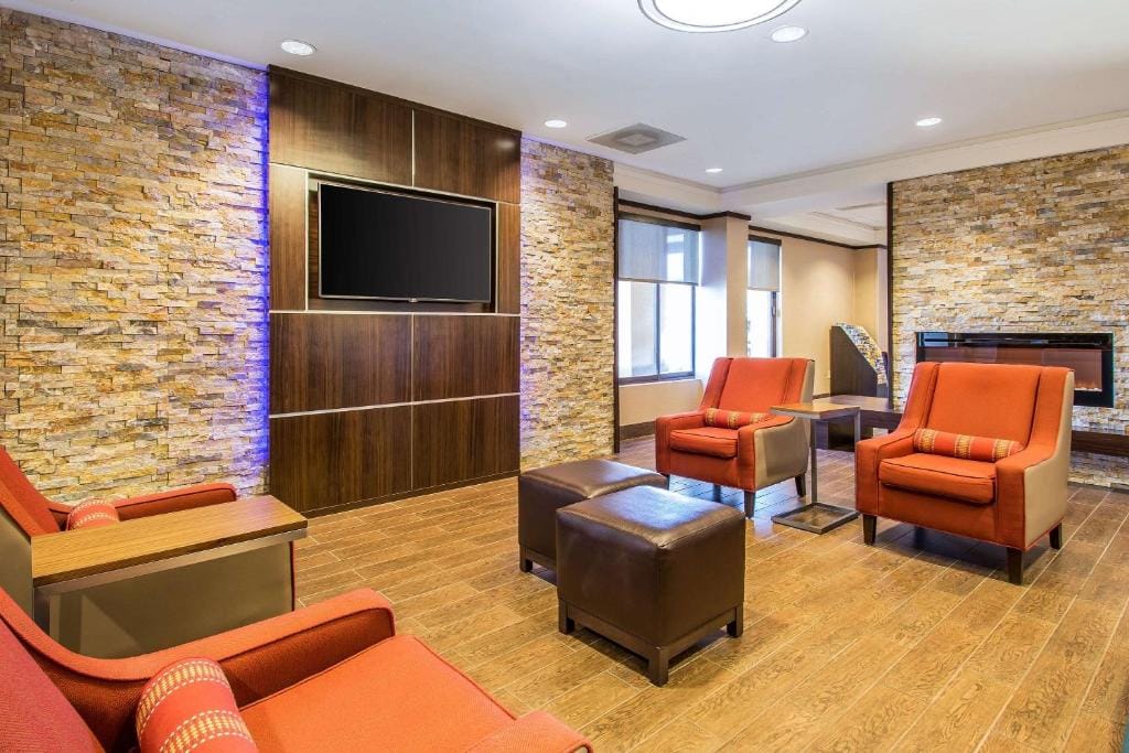 The Adventure Hotel by the Parks — 4
