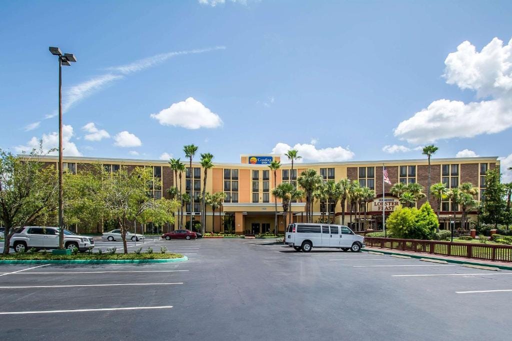 The Adventure Hotel by the Parks — 5