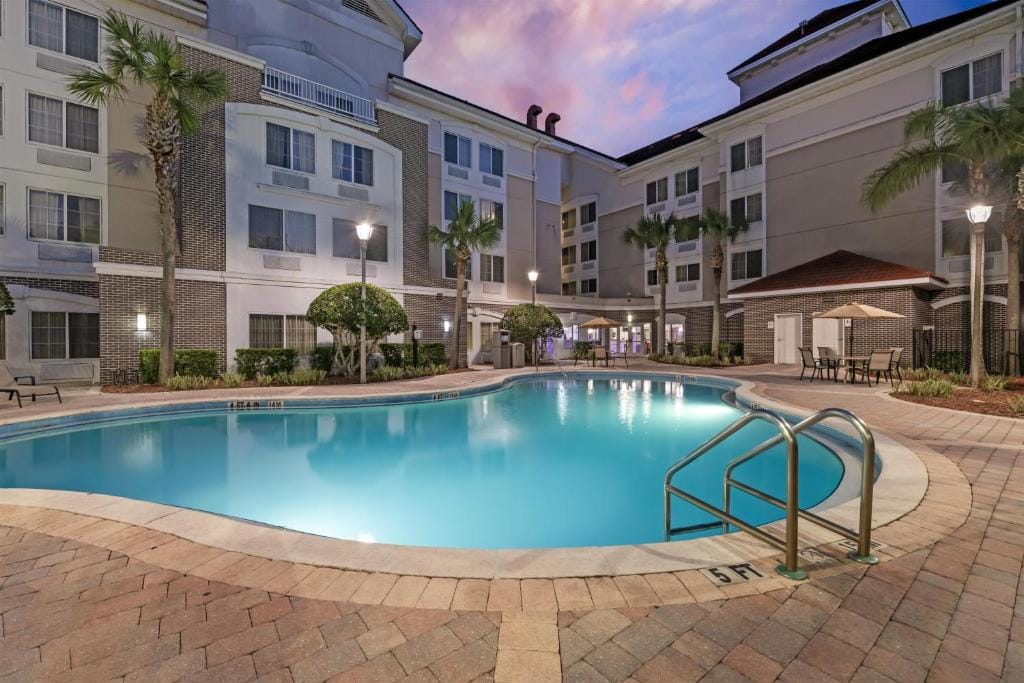 Best Western Plus Orlando Lake Buena Vista South Inn & Suites — 1