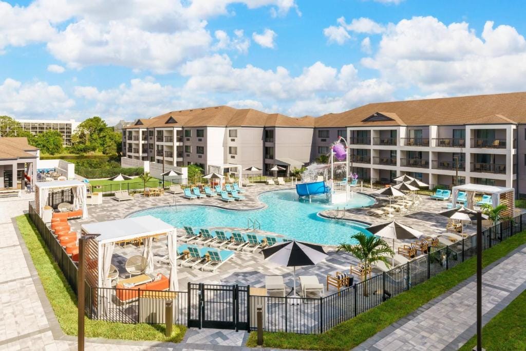 Courtyard by Marriott Orlando Lake Buena Vista at Vista Centre — 1