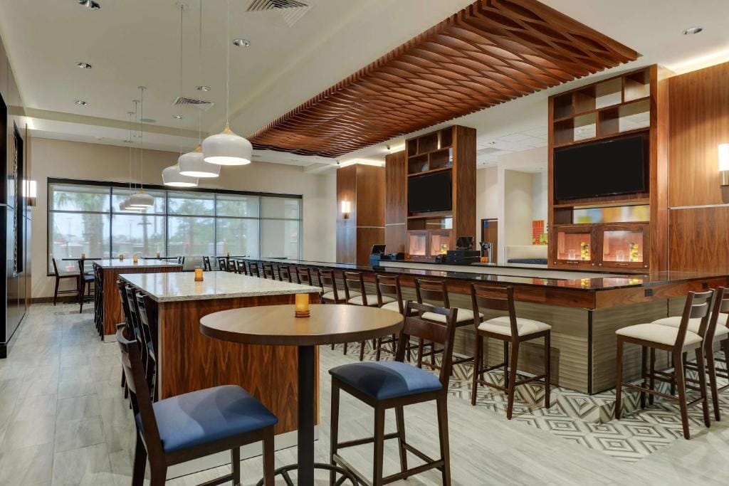 Drury Plaza Hotel Orlando - Disney Springs Area — 4