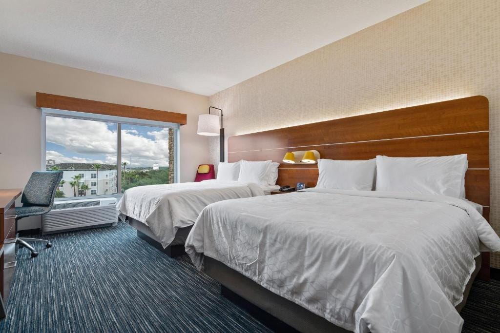 Holiday Inn Express & Suites Orlando- Lake Buena Vista by IHG — 1