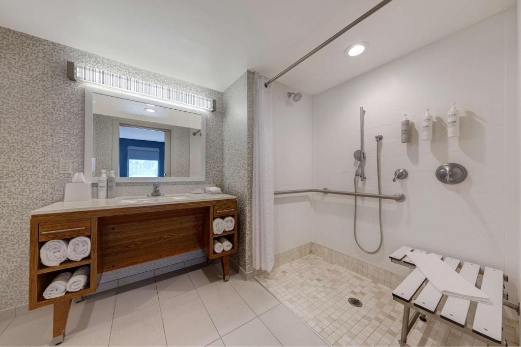 Home2 Suites by Hilton Orlando International Drive South - Free Shuttle to Theme Parks — 3