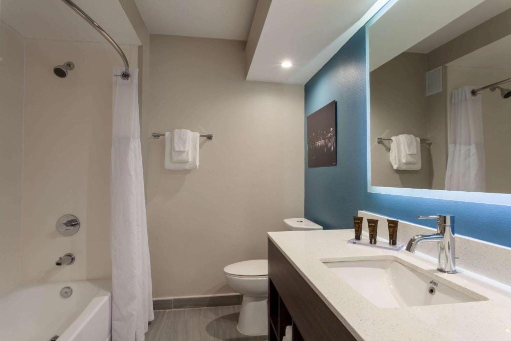 Nobile Hotel Parkway at Celebration Orlando Very Close to Disney Theme Parks — 5