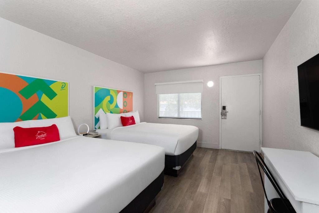 Travelodge by Wyndham Orlando Lake Buena Vista South — 2