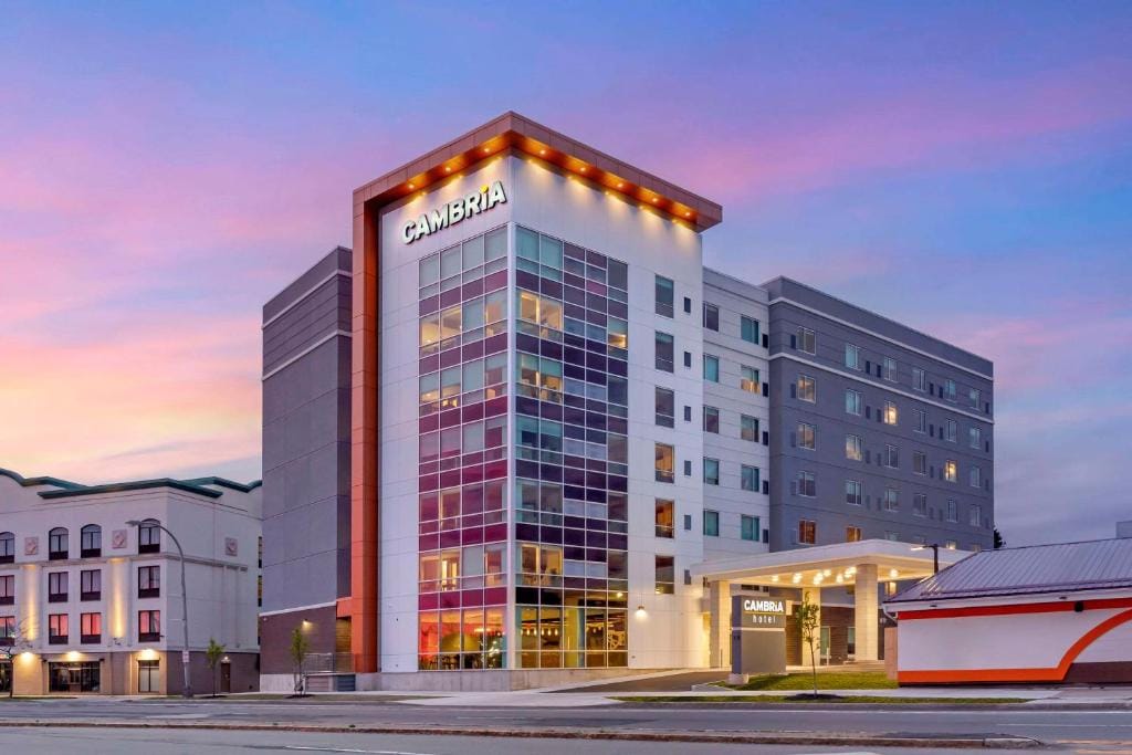 Cambria Hotel Niagara Falls — 4