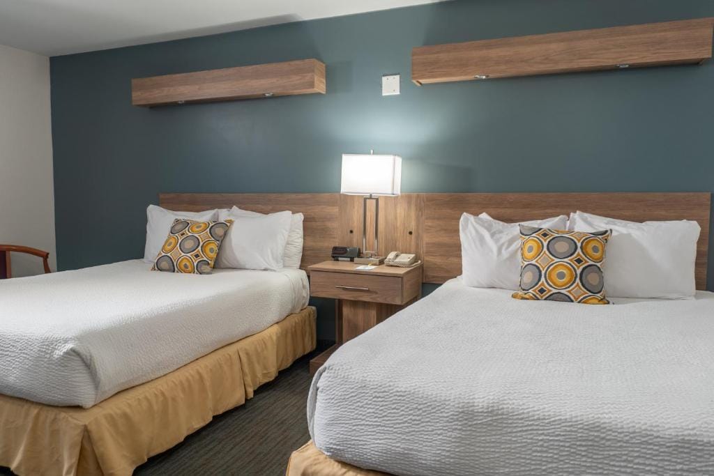 Days Inn by Wyndham Niagara Falls Centre St By the Falls — 5