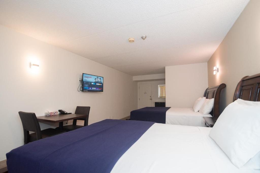 Diplomat Inn — 5