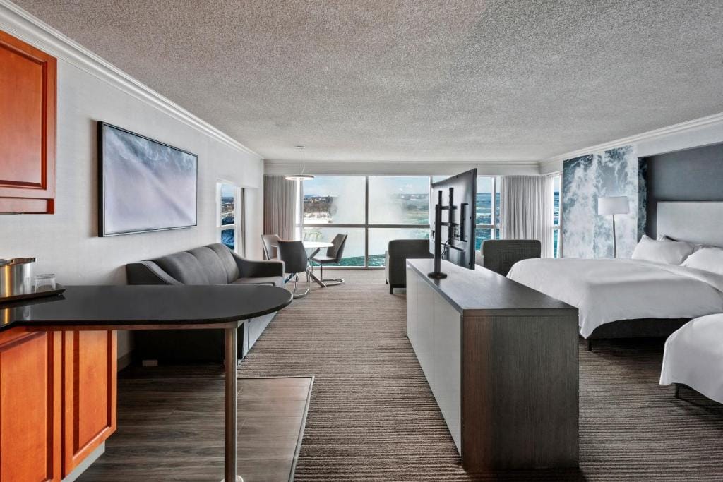 Niagara Falls Marriott on the Falls — 2