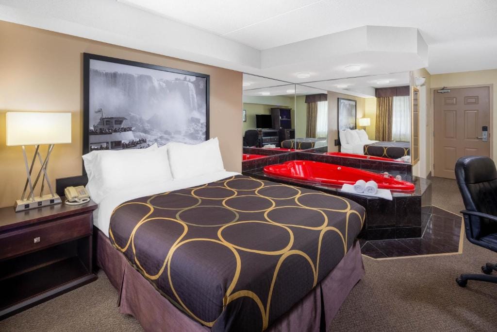 Super 8 by Wyndham Niagara Falls by the Falls — 2
