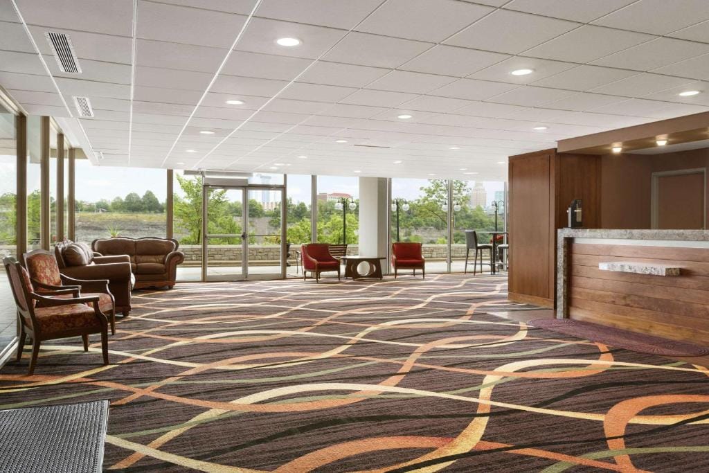 Travelodge by Wyndham Niagara Falls Fallsview — 3