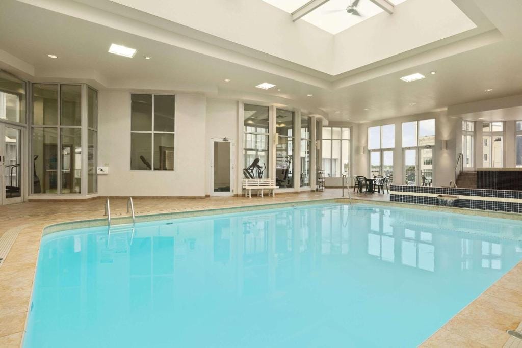 Travelodge by Wyndham Niagara Falls Fallsview — 5